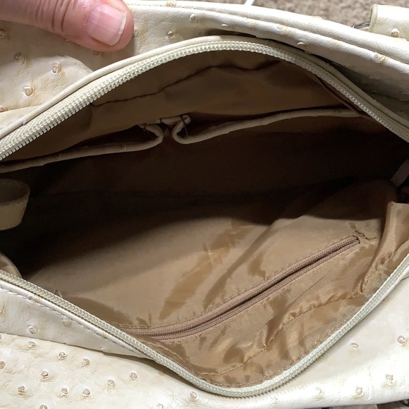 Laura Scott Ostrich Bag, new without tags- Pristeen inside and out. - Picture 4 of 7